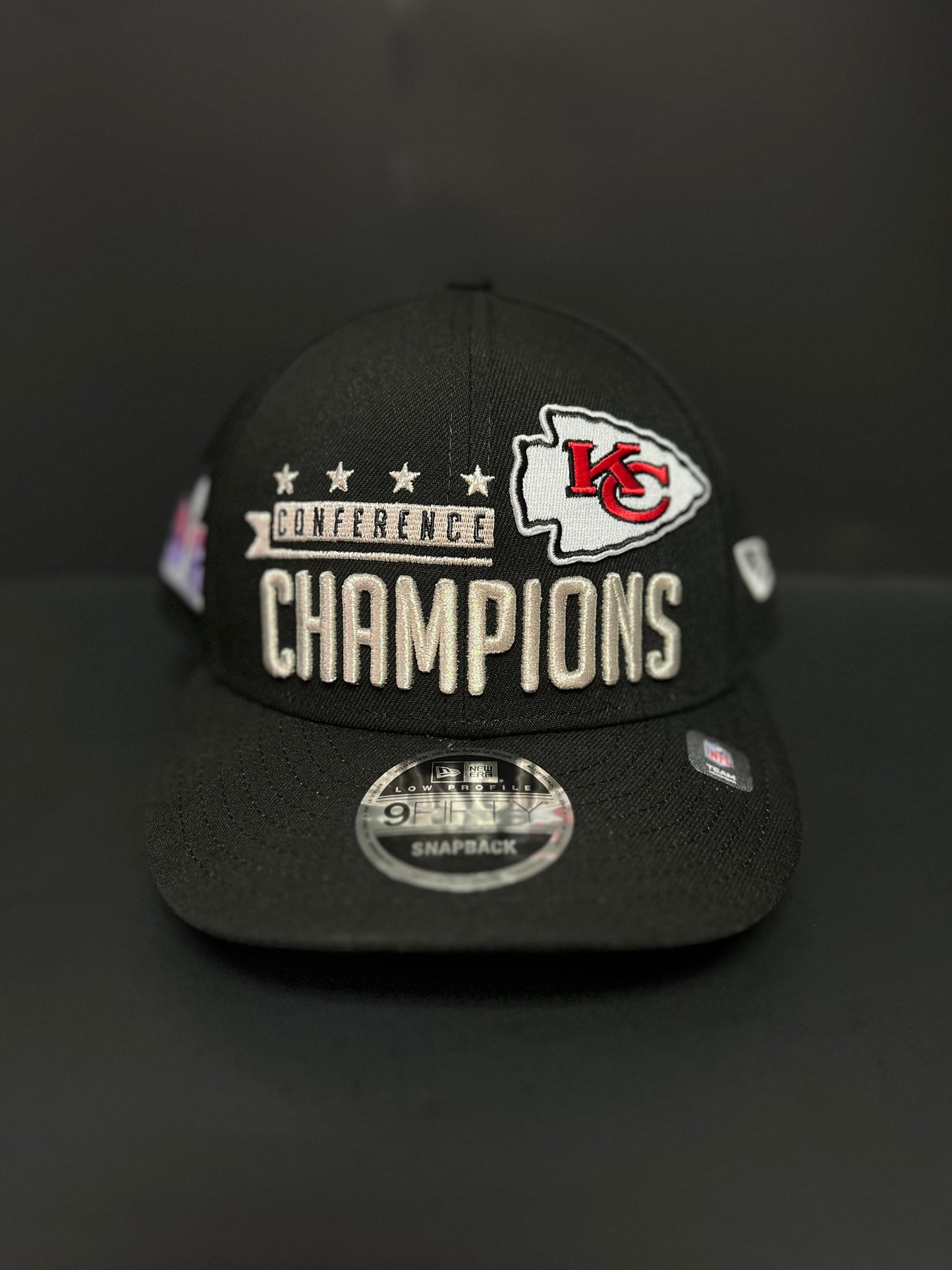 Gorra Ajustable 9FIFTY de Perfil Bajo para Hombre New Era, negra Kansas City Chiefs Super Bowl LVIII Campeones Casillero