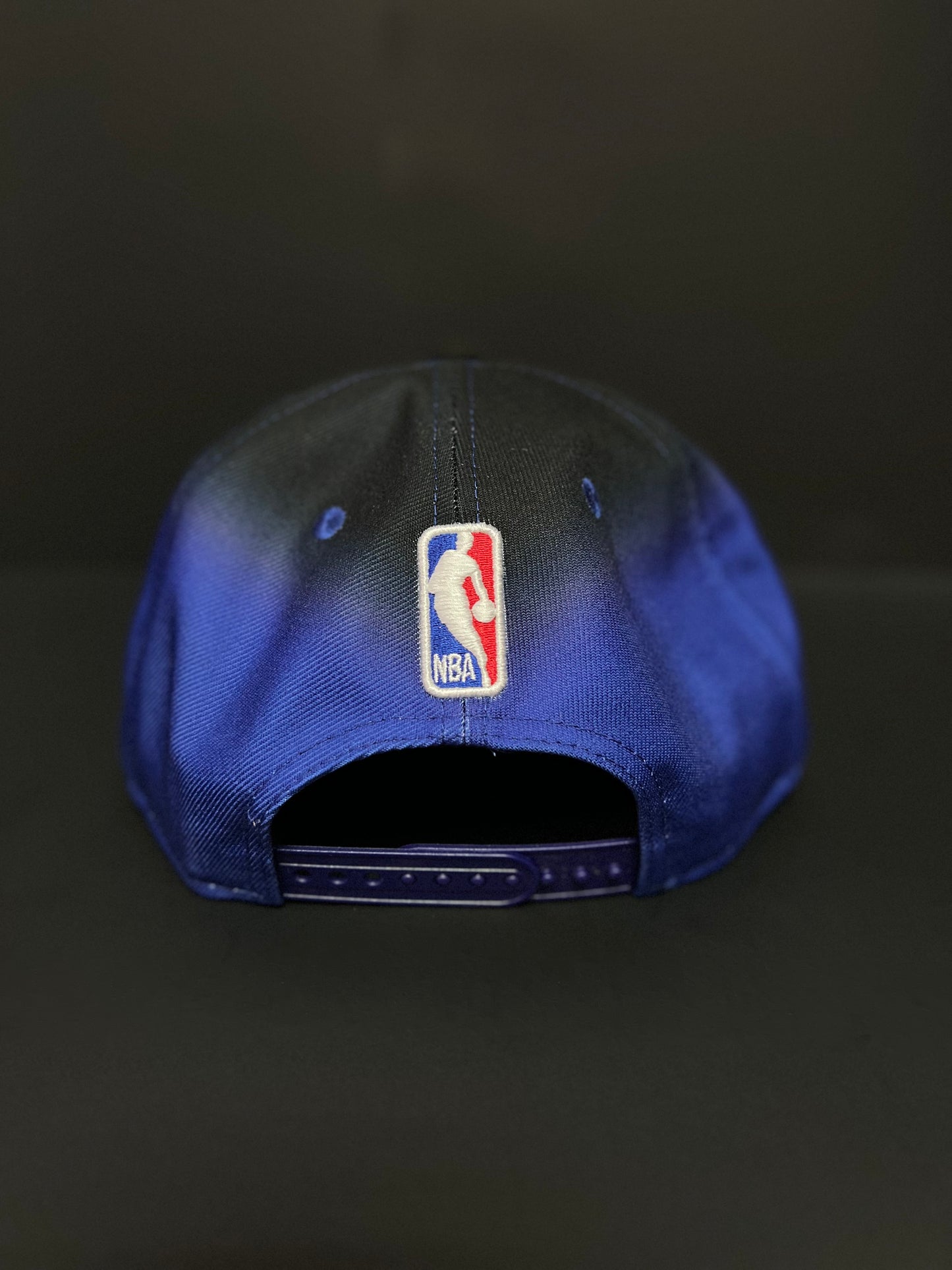 Gorra 59FIFTY Edición Urbana de Los Angeles Lakers Morada, New Era para Hombre 2024/25