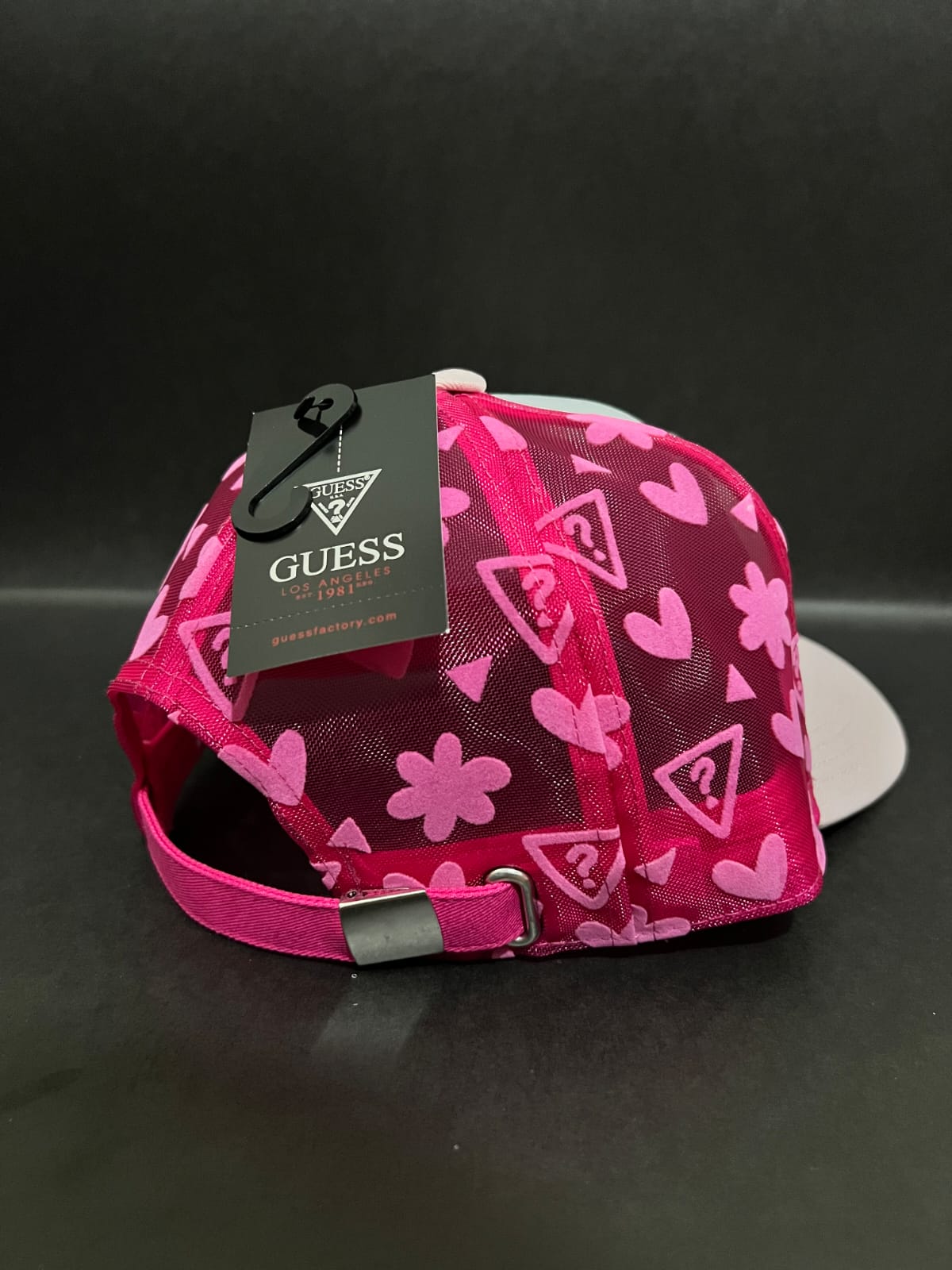 Gorra Guess