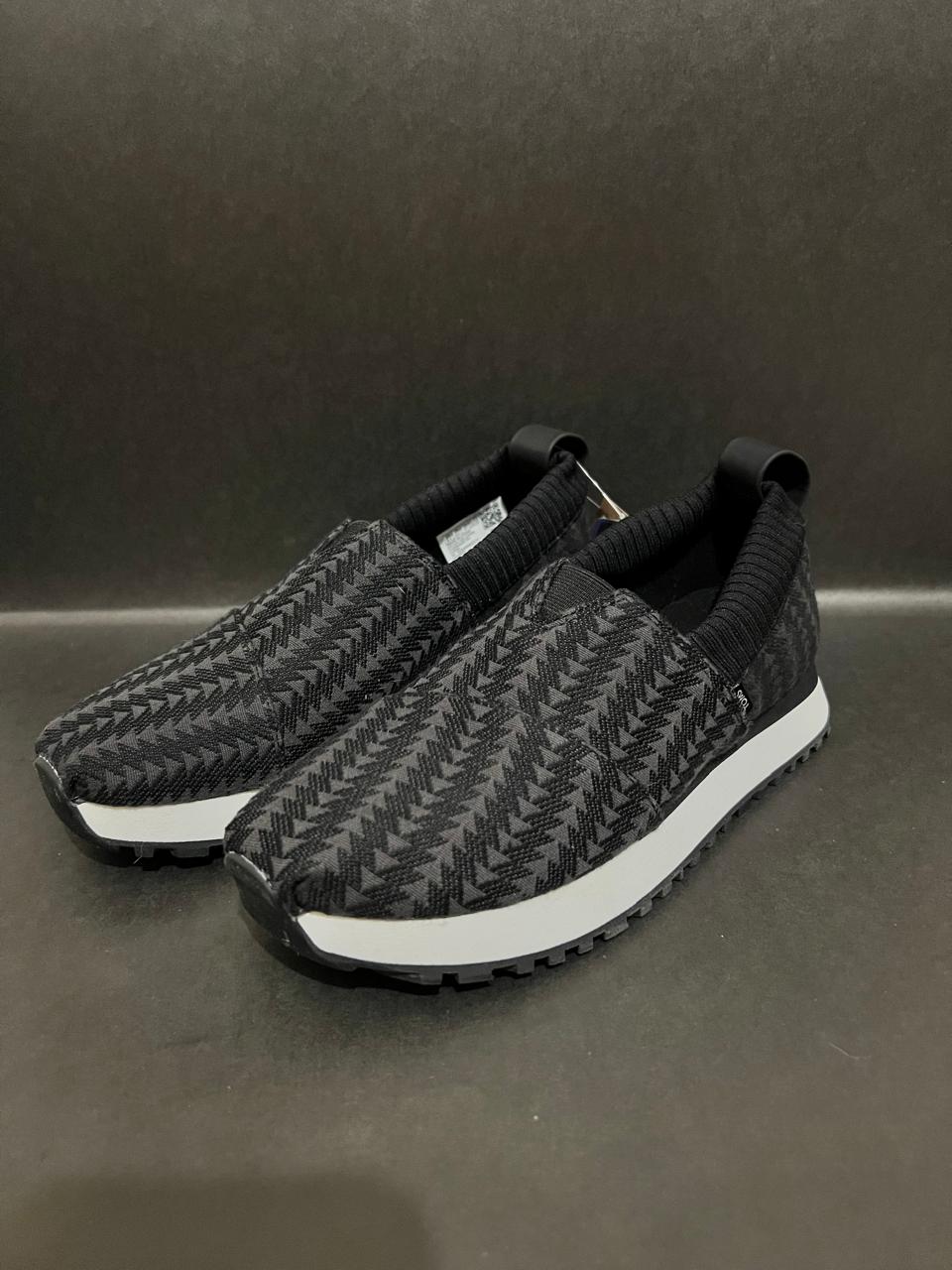 Tenis TOMS originales – Talla 35✨